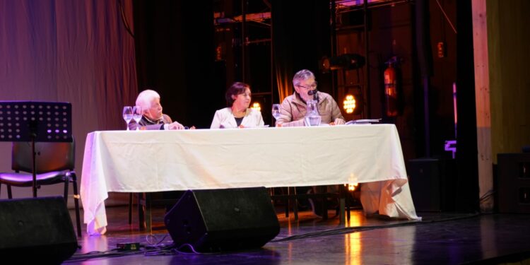Taller literario Aumen celebró sus 50 años de historia