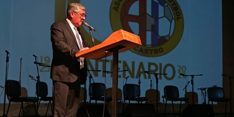 El Centro Cultural fue el epicentro de los festejos por el centenario del fútbol castreño