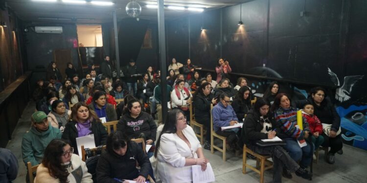 Mesa de Trabajo de Comités de Vivienda se reúne para avanzar en soluciones habitacionales en Castro