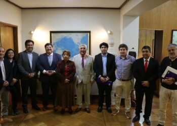 Castro instala agenda de obras prioritarias en reunión con la ministra de Obras Públicas