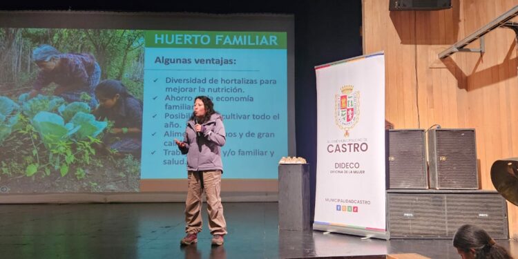 Castro: Con masiva capacitación reconocen a las guardadoras de semillas