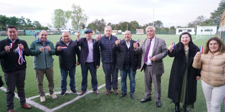 Castro: Estadio de los Seniors estrena moderna iluminación