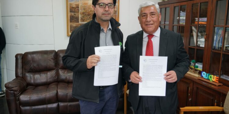 Municipalidad de Castro e INFOR renuevan acuerdo clave para el desarrollo ambiental y la conservación en la comuna
