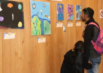 Estudiantes de la Escuela Inés Muñoz de García inauguran muestra de arte y literatura