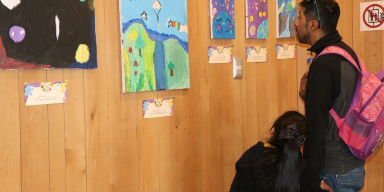 Estudiantes de la Escuela Inés Muñoz de García inauguran muestra de arte y literatura