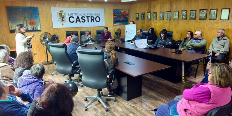 Municipalidad compromete acciones para la recuperación del barrio patrimonial Lillo