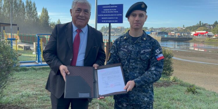 Entregan concesión marítima del sector de los juegos en Ten tén