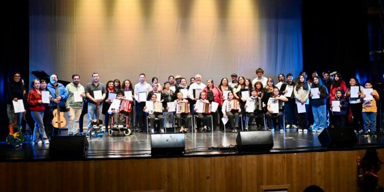 Más de 220 postulaciones marcaron cierre de los Talleres de Verano en Castro