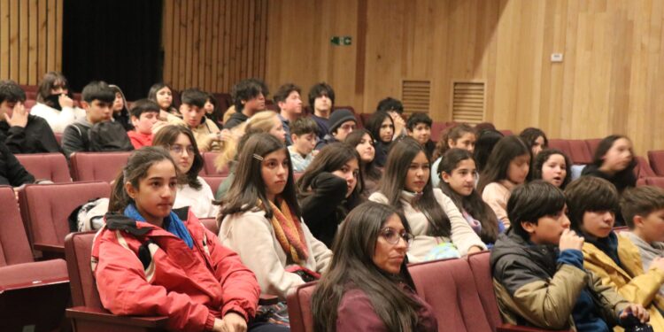 Castro renueva alianza con la Cineteca Nacional y proyecta nuevas funciones de cine para estudiantes