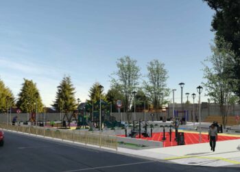 Gore y Municipalidad de Castro firman convenio para mejoramiento de plaza Javiera Carrera