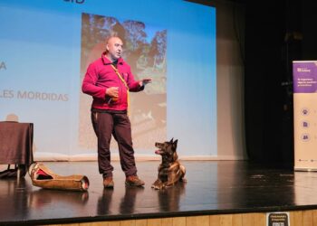 Castro: Promueven la prevención de mordeduras en trabajo en terreno