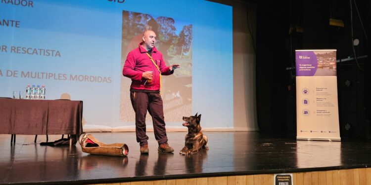 Castro: Promueven la prevención de mordeduras en trabajo en terreno