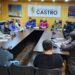 Municipio de Castro y gremio de taxis colectivos fortalecen coordinación por la seguridad vial y el ordenamiento del tránsito