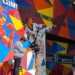 Nuevo mural comunitario transforma la fachada del Gimnasio Municipal de Castro