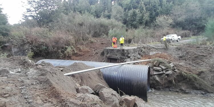 Municipalidad de Castro avanza en trabajos para apertura de la ruta en sector Carpe Diem