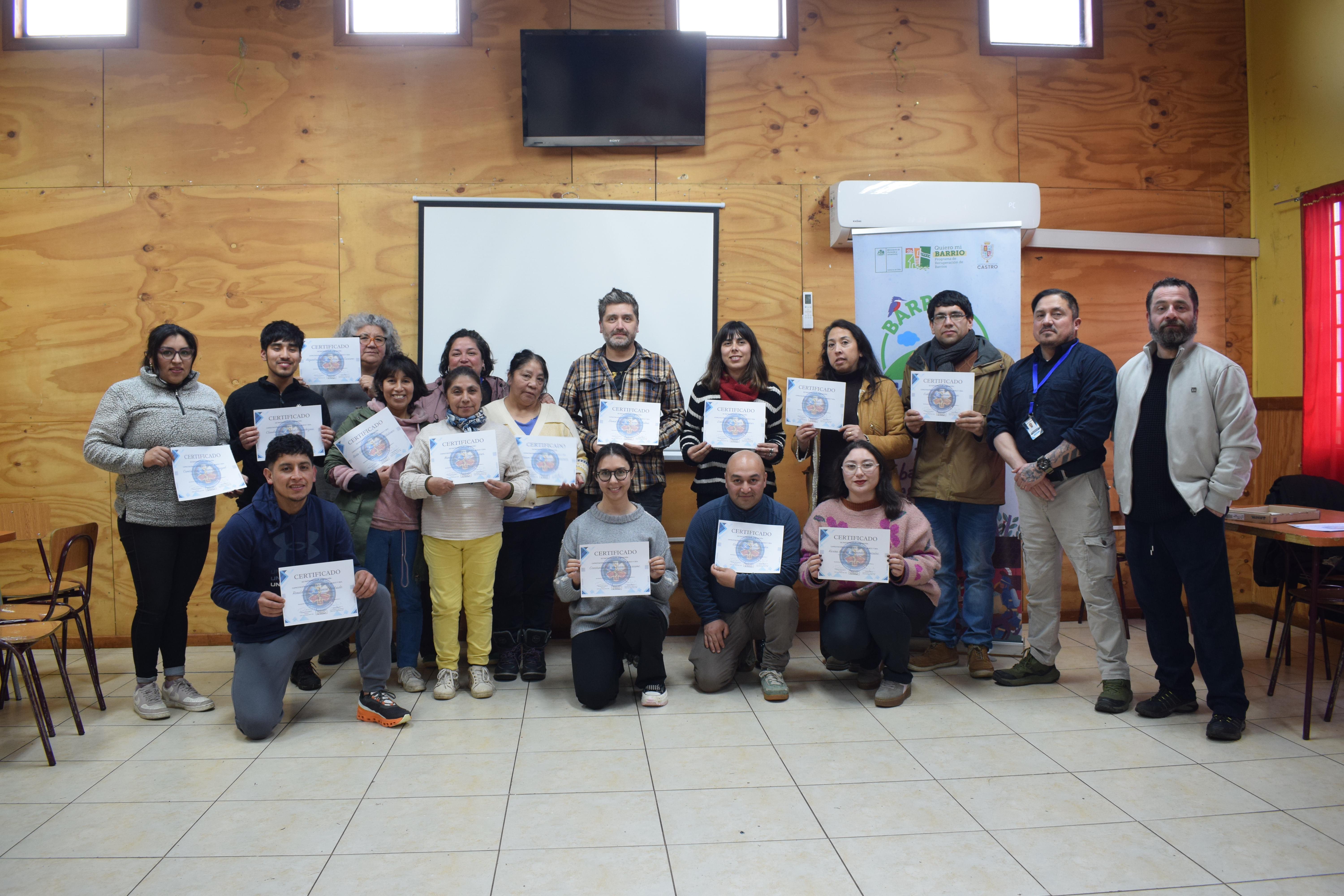 Barrio Tejiendo Sueños fortalece su capacidad de respuesta con 22 nuevos vecinos y vecinas capacitados en emergencias