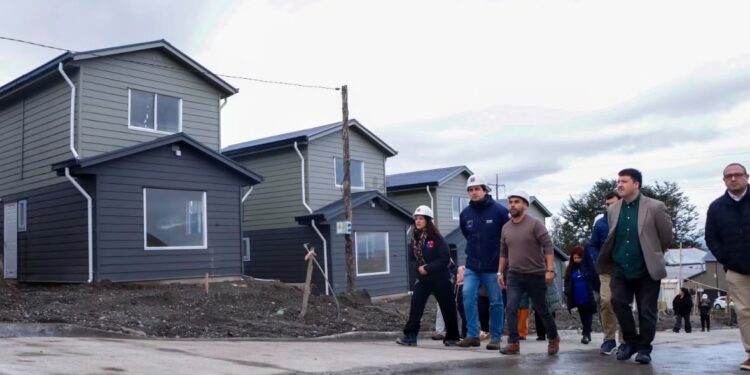 Castro avanza firme en materia habitacional de la mano de sus dirigentes sociales