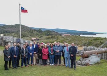 Castro y Punta Arenas fortalecen sus lazos históricos y avanzan en reconocimiento de la gesta de la Goleta Ancud