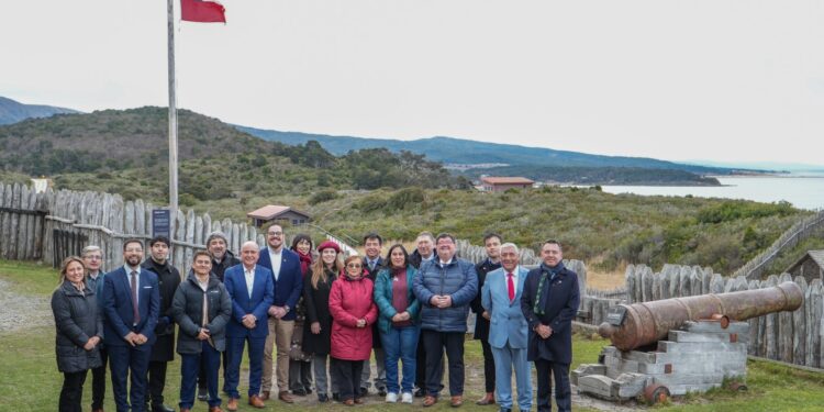 Castro y Punta Arenas fortalecen sus lazos históricos y avanzan en reconocimiento de la gesta de la Goleta Ancud
