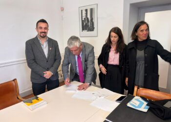 Castro firma convenio para fortalecer el patrimonio y avanzar en un futuro proyecto de jardín botánico