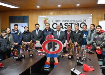 Castro lanzó la XXI Copa PF Alimentos que reunirá a 12 equipos escolares de Chiloé